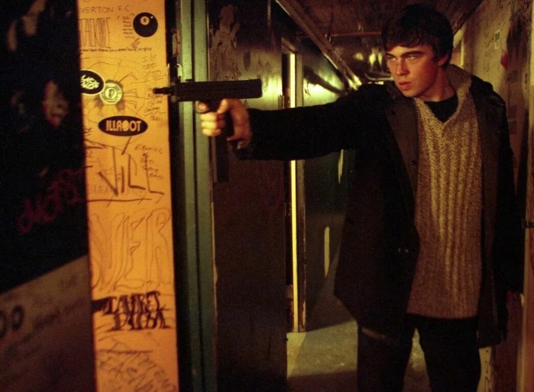 Сергей бодров 1997. Брат 2. Данила багров брат. Данила багров. Брат 1 одежда.