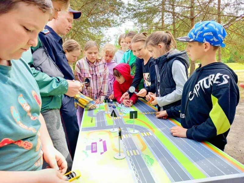 Лагеря в новгородской области. Лагерь Волынь Новгородская область. Лагерь Волынь Новгородская область 2018. Лагерь Волынь Новгородская область 2018 5 отряд. День безопасности в лагере картинка.