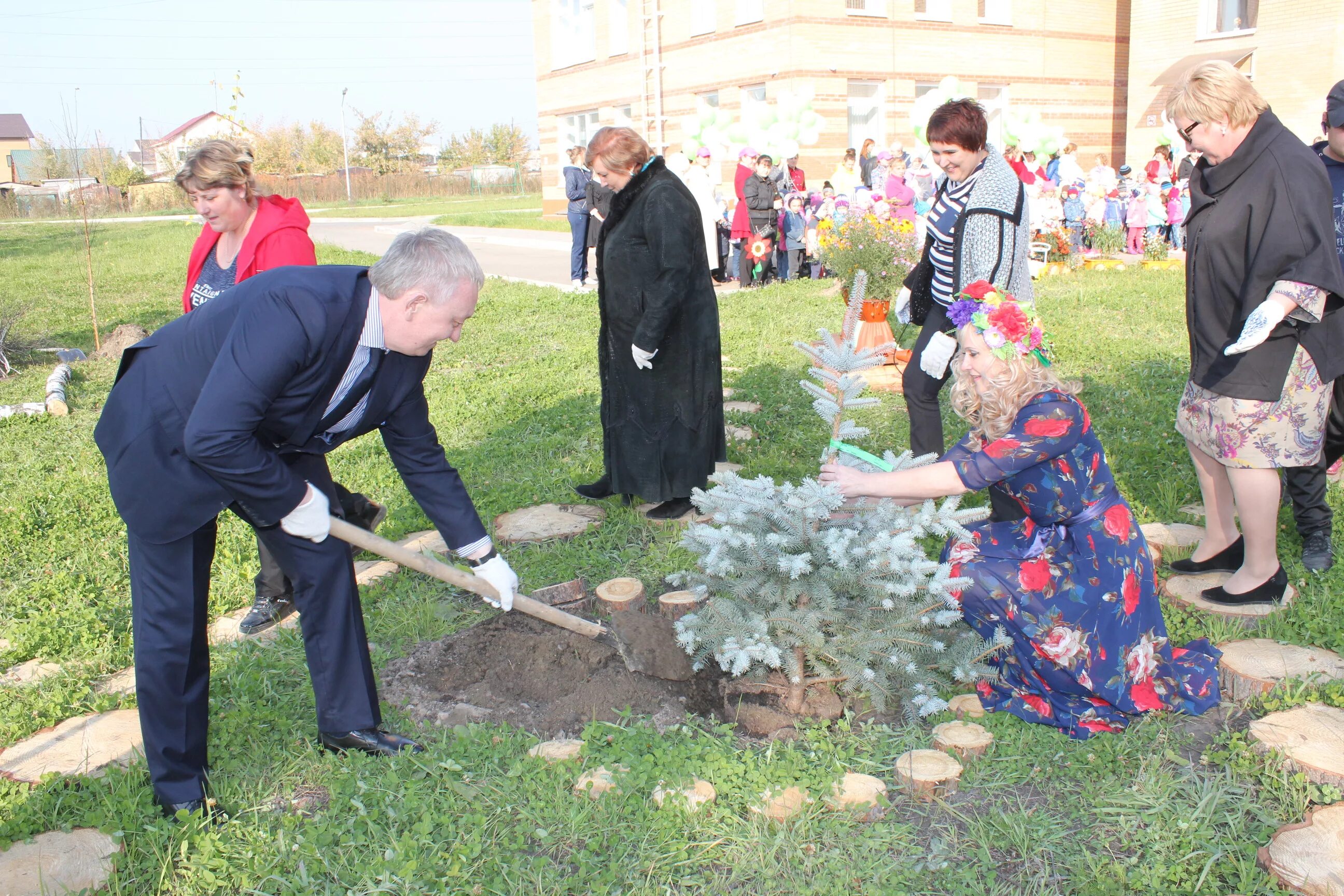 Поселок лесхоз березовский район. Березовский район. Швецов виктор березовского района красноярского края. Работа в березовском районе. Территориальная избирательная комиссия ханты.