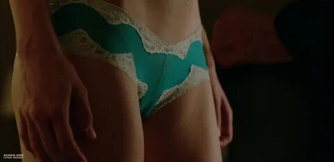 11. Голая грудь Мелиссы Бенойст - Родина (США) .