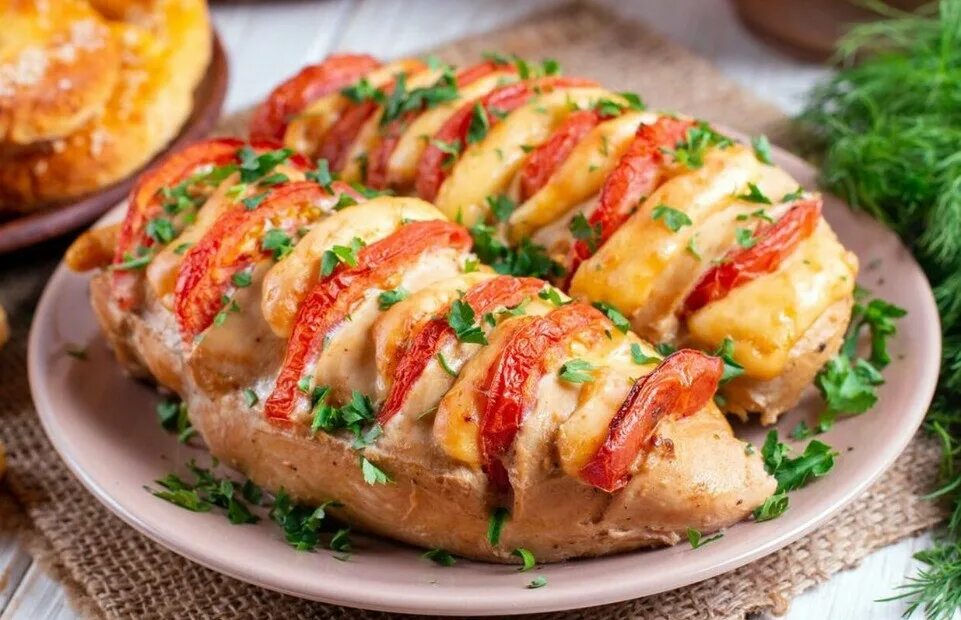 Как вкусно запечь грудку в духовке. Как вкусно запечь грудку в духовке
