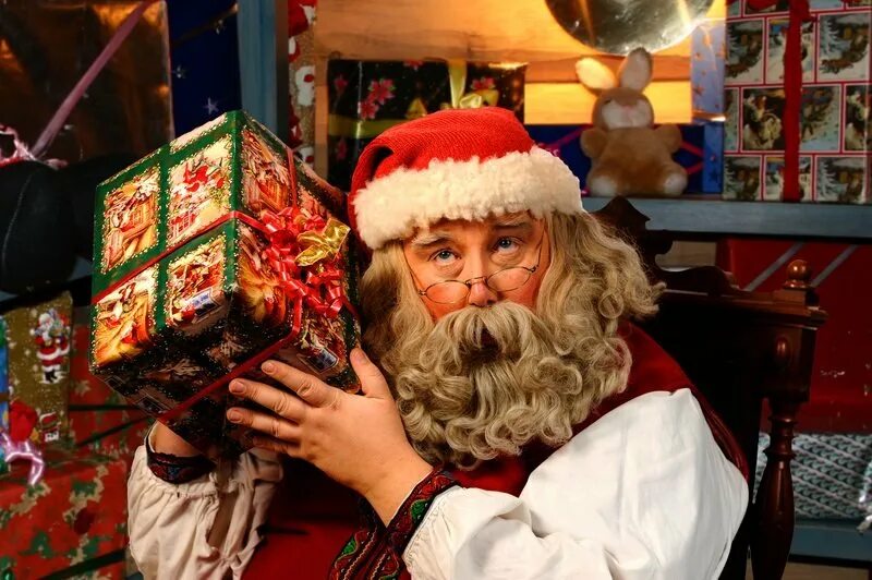 *швеция - юлтомтен и карлик юлниссаар. дед мороз в швеции. дед мороз юль томтен швеция. юль томтен (швеция). гном юль томтен в швеции.