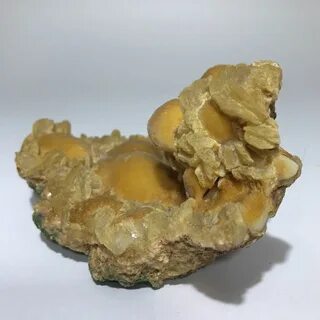 Потрогали камень и помолодели