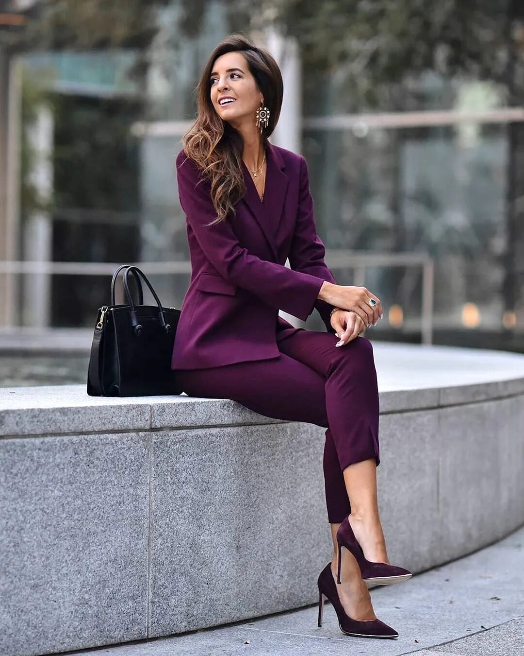 Elegant wear. Elegant wear. Стильные костюмы для женщин. Модные платья. Elegant wear.