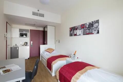 Di hotel