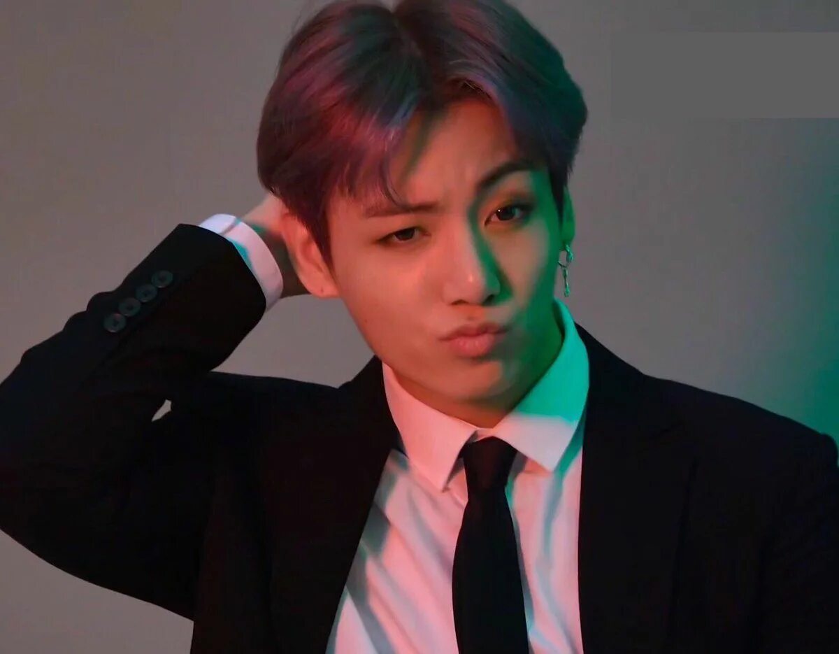 Солист бтс. Бтс по отдельности. Bts солист. Bts солист. Солисты бтс фото.