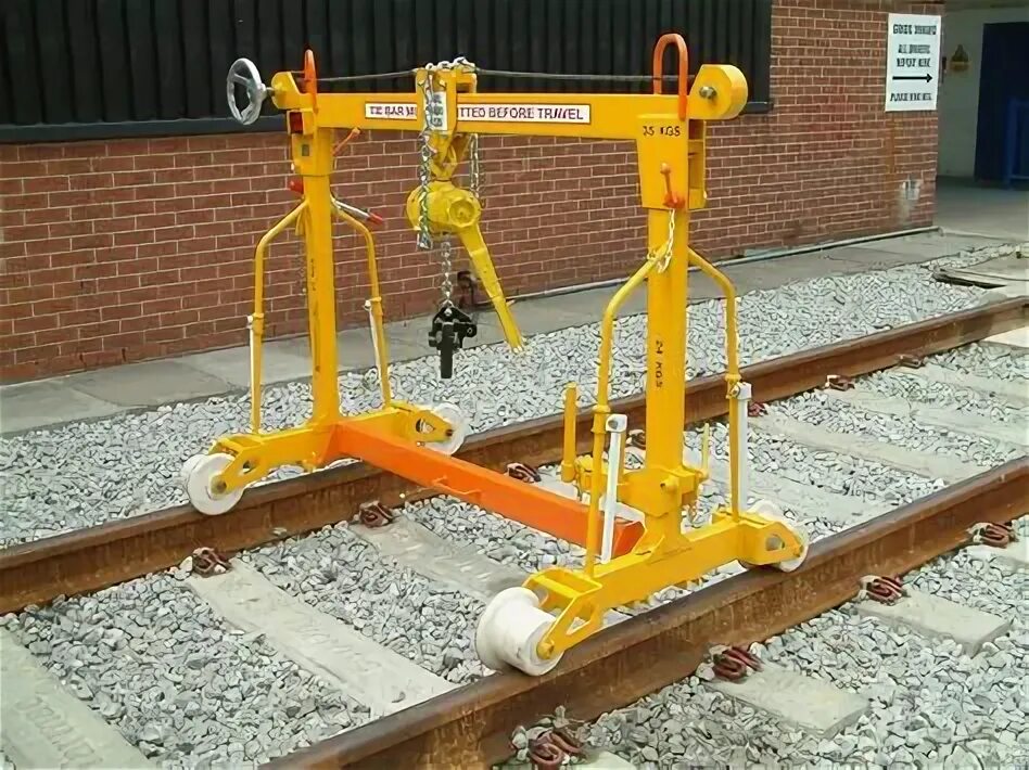 Lifting device. Лифтинговое устройство. лифтинг lift 100. lifting equipment book.