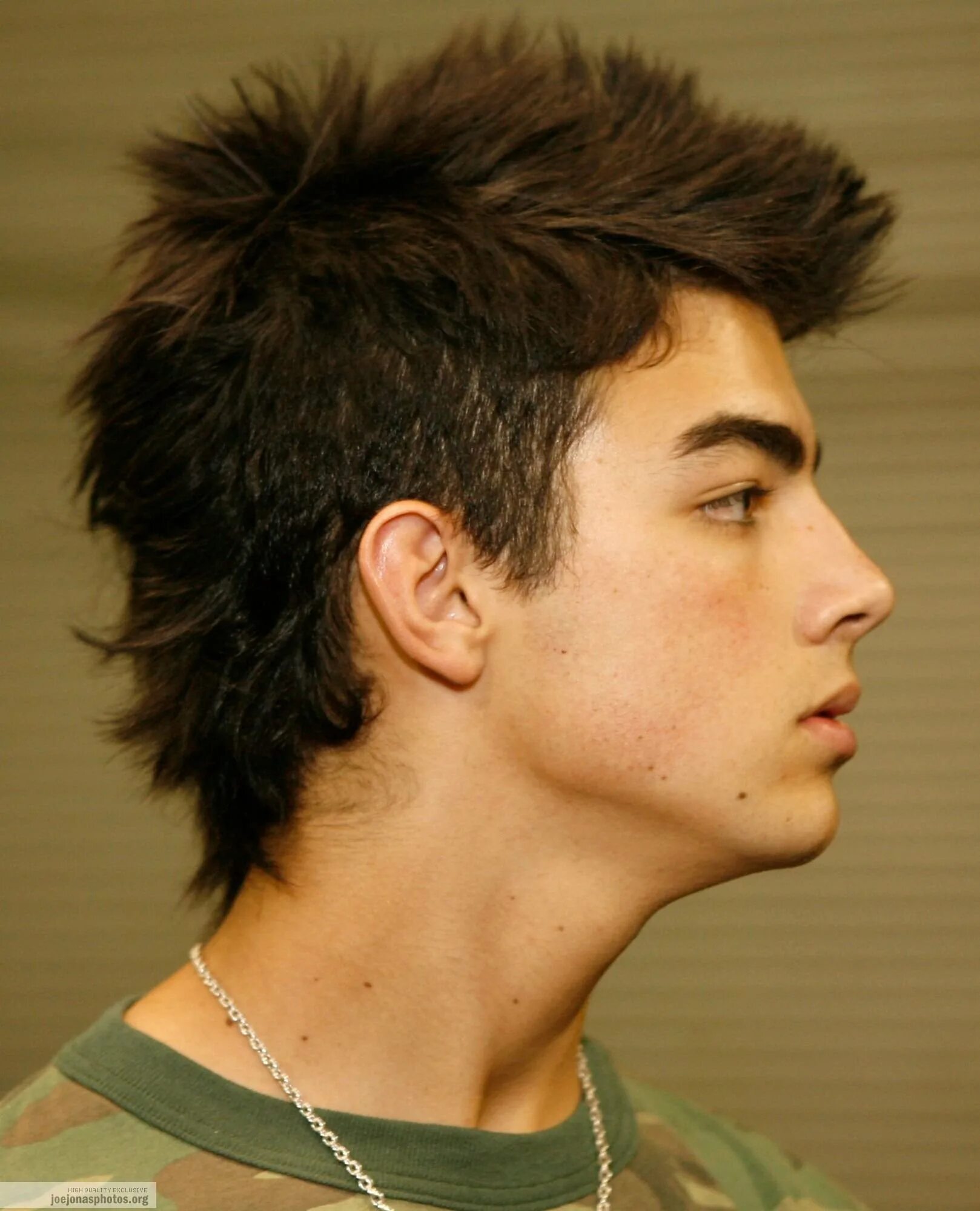 Short mullet. Маллет wolfcut. стрижка маллет mullet мужская. маллет мужской 2025. мужская стрижка mullet haircut.