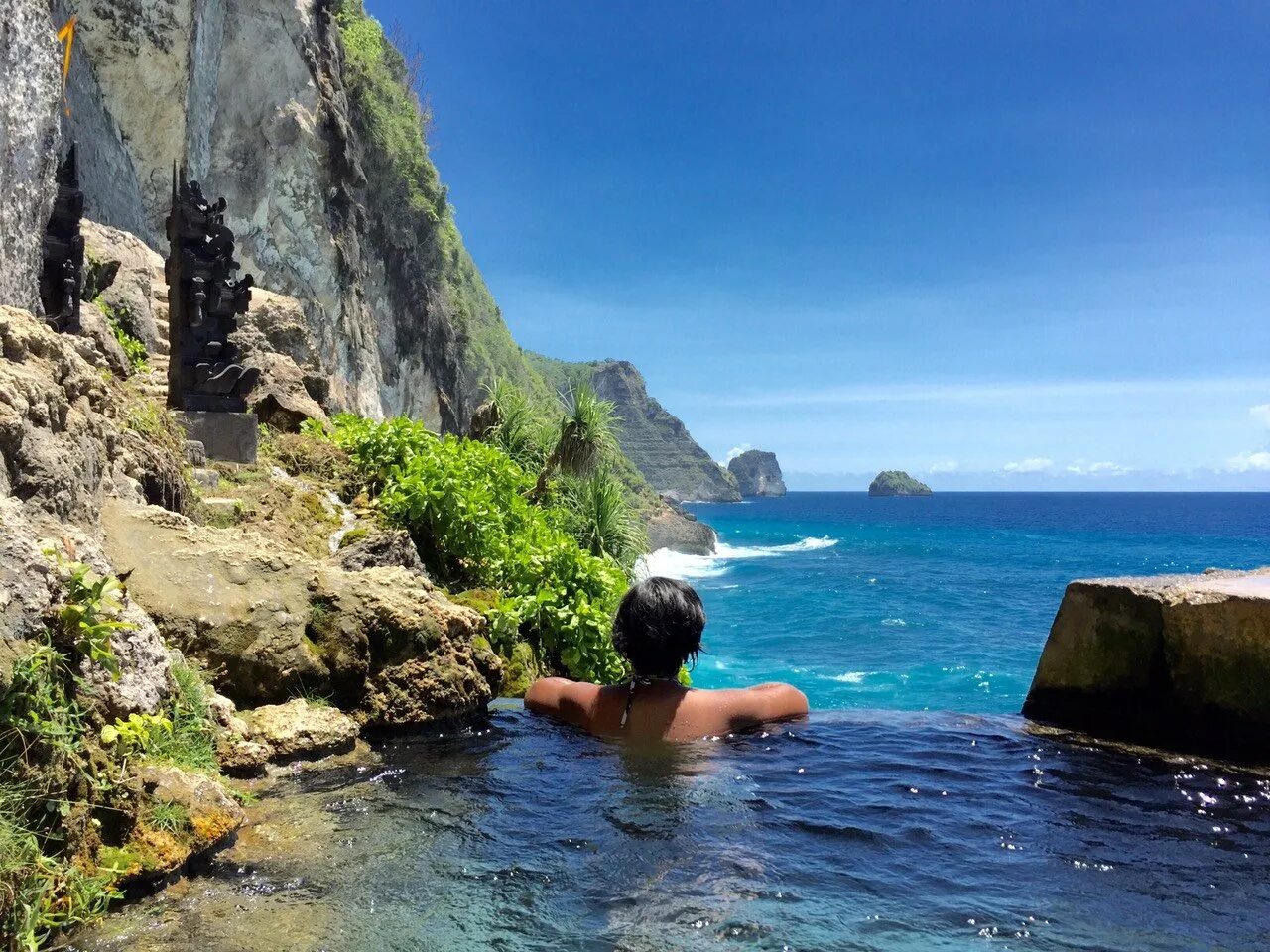 Nusa Penida Бали. Пляж Нуса Пенида Бали. Нуса Пенида водопад. Клиф Бали.