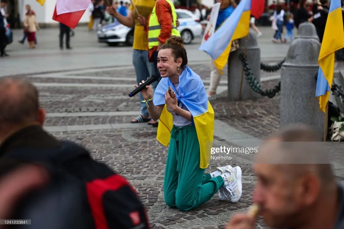 Украинцы в Европе. Современные украинцы. Украинцы европейцы. Украинцы митингуют. Украинцы устроили