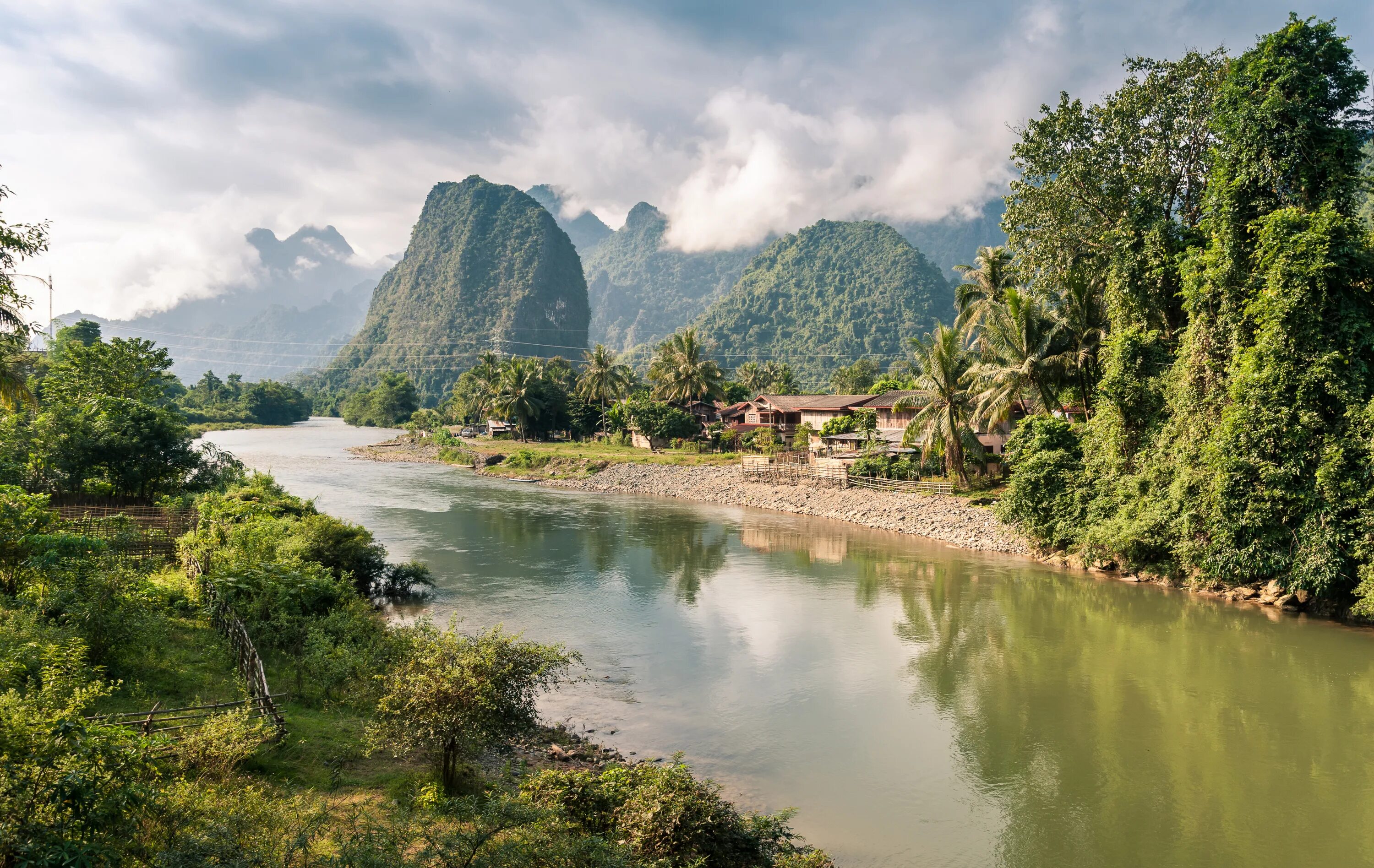 Asia river. Ванг Вьенг Лаос. Ванг Вьенг достопримечательности. Юго-Восточная Азия Лаос. Вьетнам Меконг.