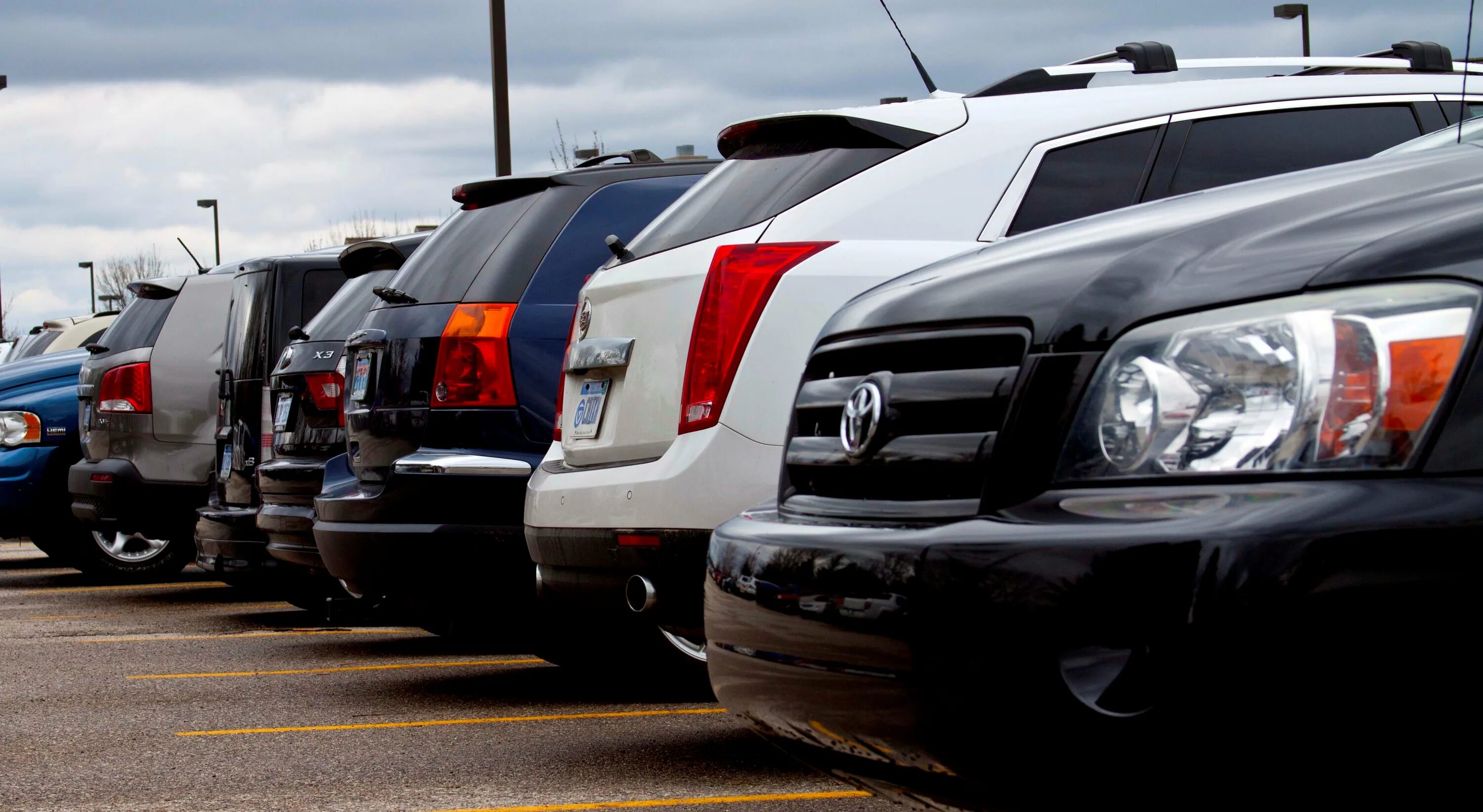 парковка. машина на парковке. автомобильная парковка. задача с машинами на парковке. расстановка машин на парковке.