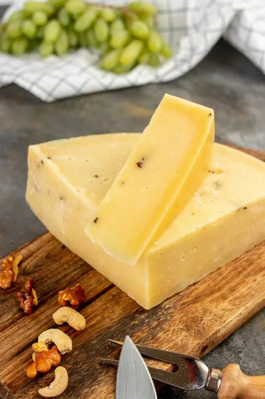 тильзит рагнит сыроварня. костромской сыр рыльский сыродел. сыр lazur. сыр пармезан. сырная тарелка.