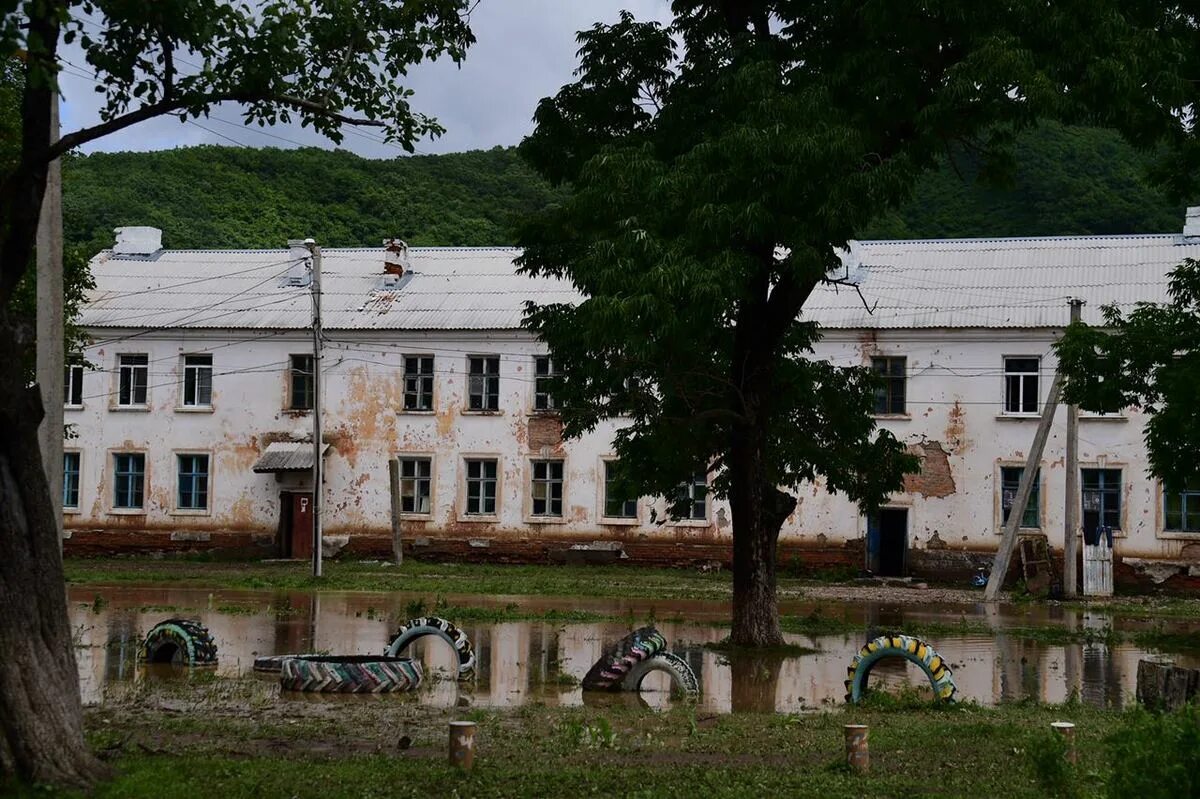 Поселок раздольное. Село Занадворовка Приморский край. Хасанский район посёлок Занадворовка. Приморский край Хасанский район поселок Барабаш. Приморскийкрайзанодворовка.