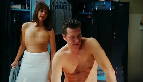 Gym Body: Deon Cole Angie Tribeca S03E05 (2017-05-0) 