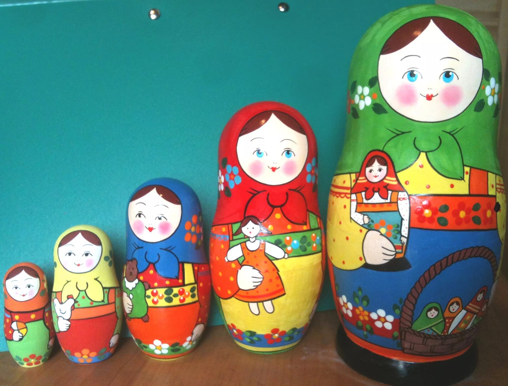 Детский сад матрешка видео. Матрешка средняя группа. Авторская матрешка. Садик матрёшка пошехонье. Матрёшки роспись загорских матрёшек.