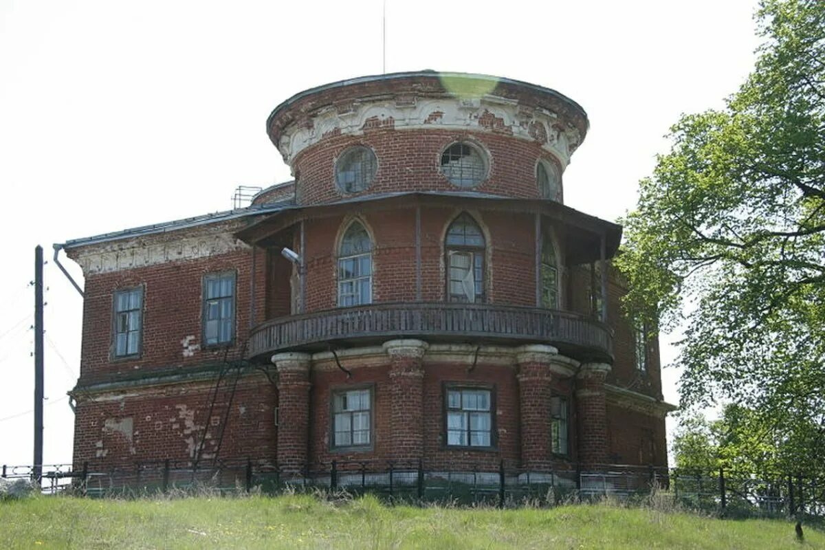 Поселок выкса нижегородская нижегородская область. Охотничий домик Баташевых Выкса. Охотничий дом Баташевых Досчатое. Поселок Досчатое Выксунского района. Выкса охотничий дом в Досчатом.