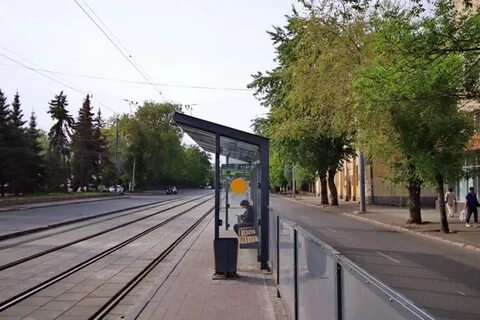 Возле площадки в поле в трамвае