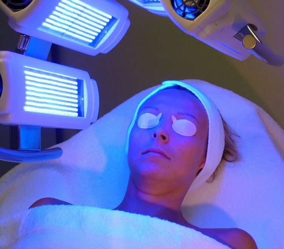 Ультрафиолетовые лучи человек. Фототерапия Light Therapy. Физиотерапия. УФО (ультрафиолетовое облучение).. Фототерапия УФО. УФО светолечение.