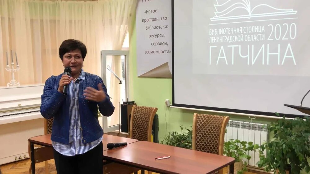 ул. библиотека пушкина гатчина. пушкина гатчина. пушкинская библиотека в гатчине. город гатчина 2021.