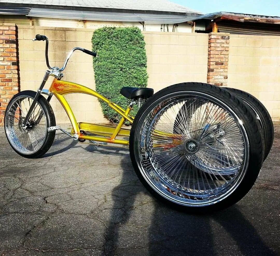 Bikes bikes трехколесный. Велочоппер трайк. Велочоппер кастом. Lowrider велосипед. Велосипед круизер чоппер трехколесный.