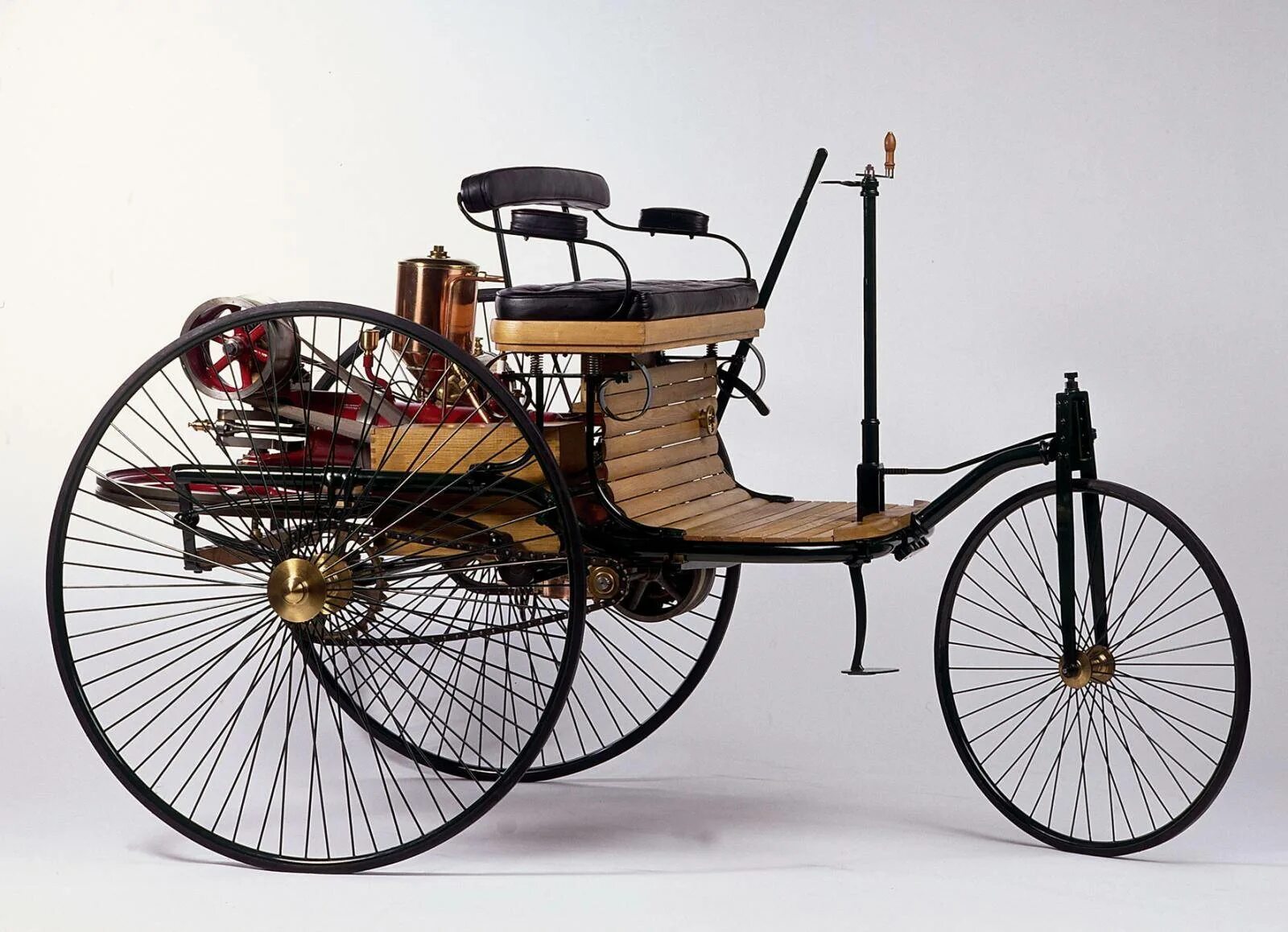 Первые машины название. Benz Patent-Motorwagen 1886 двигатель.