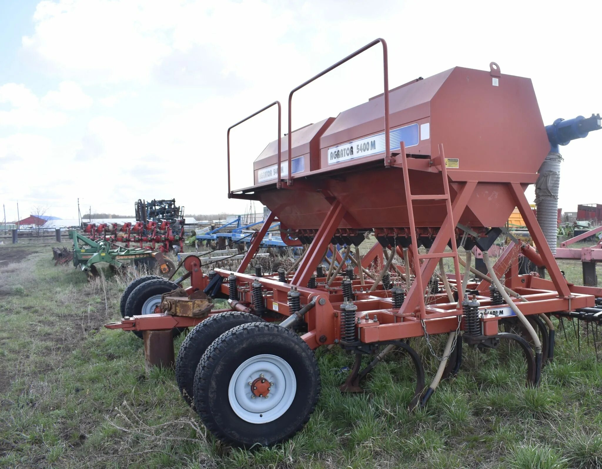 сеялка для ноу тилл дисковая. 1. посевной комплекс фиат агро. 6 посевной комплекс. посевной комплекс кейс 12 м.