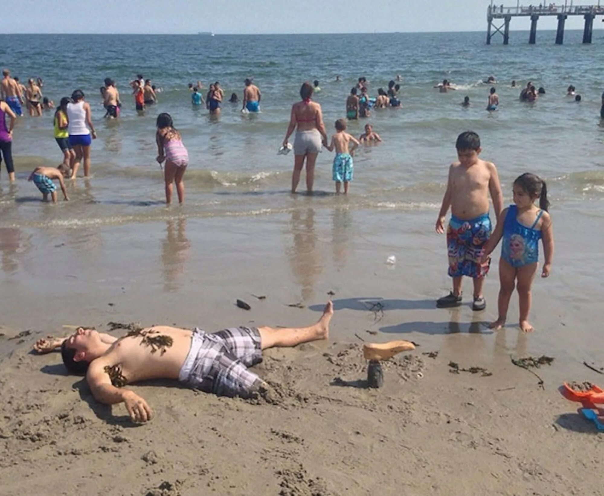 Самое страшное лето. Страшный пляж. Смешные люди на пляже. Смешные люди на пляже черного моря.