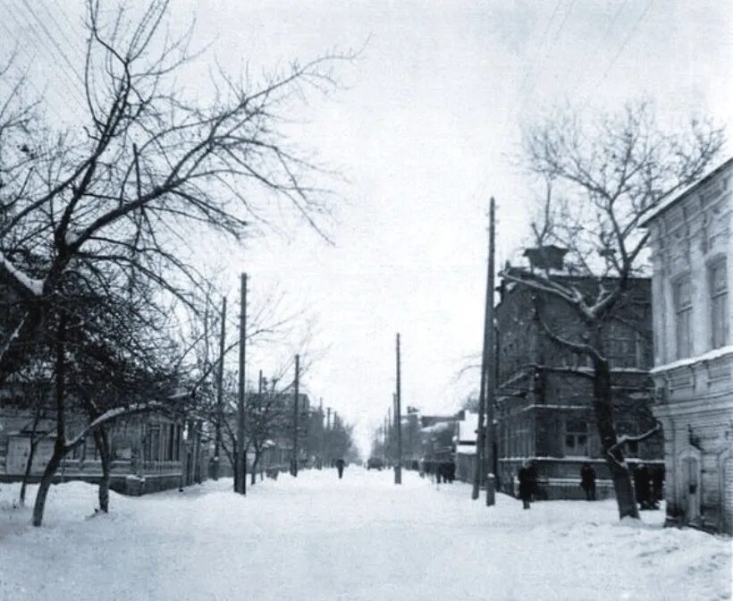 Старые фото Энгельса. Глазов Энгельса. Фотографии старого Энгельса. Перекрёсток Комунистическая и площадь свободы Энгельс.