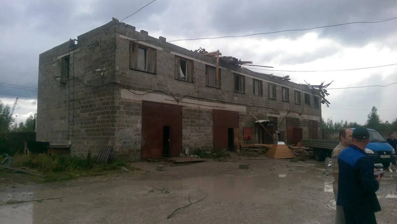 Ураган в сыктывкаре. Торнадо за окном. Смерч в сыктывкаре 24 августа 2016 видео. Торнадо в сыктывкаре. Смерч искитиме.