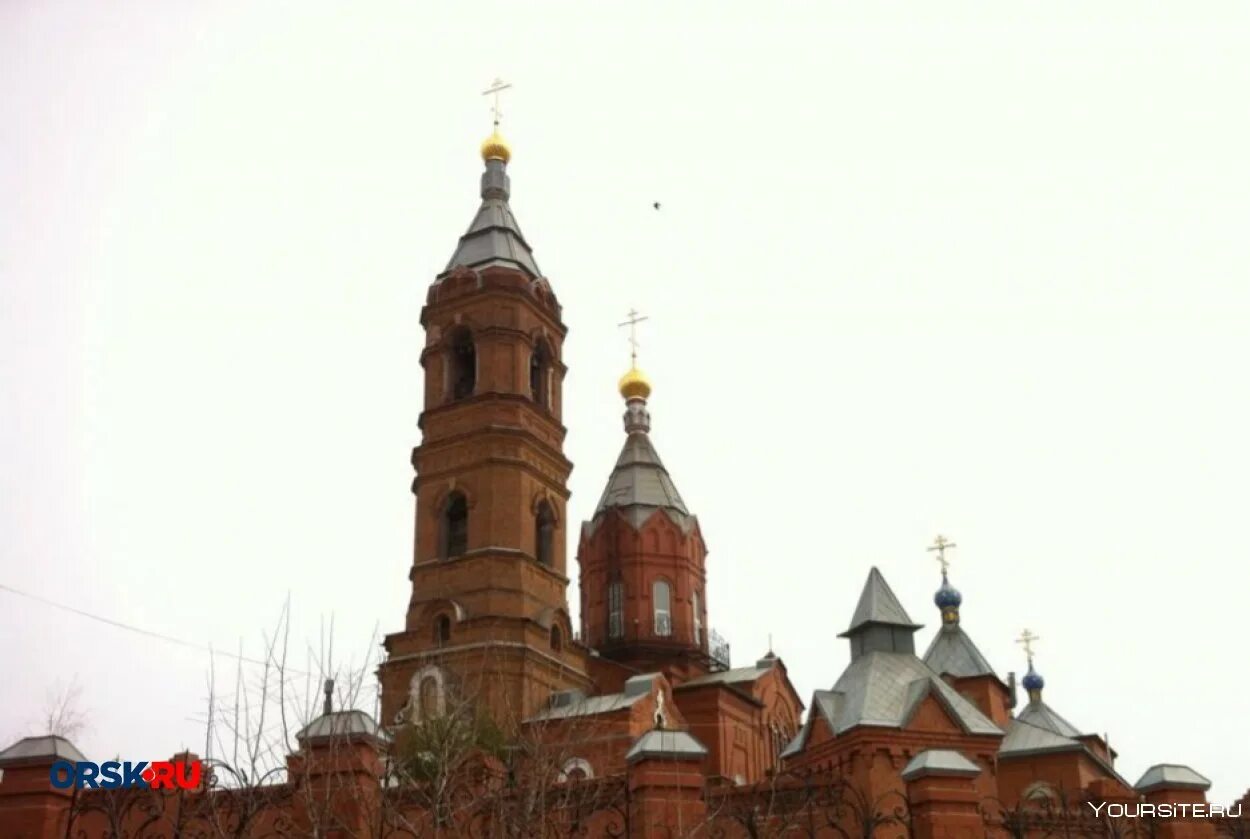 Численность города орска оренбургской. Храм Преображения Орск. Преображенская Церковь Орск. Храм на горе Преображенской в Орске.