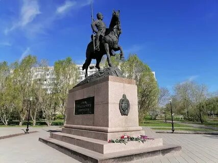 Памятники оренбурга