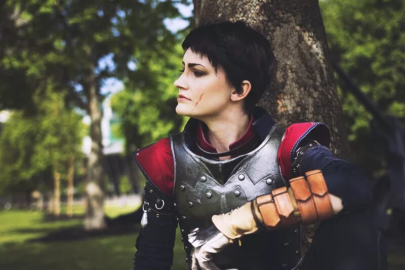 Dragon age Inquisition Кассандра косплей. Dragon age Inquisition косплей. Алисия драгон косплей. Дракон косплей. Косплей драконов