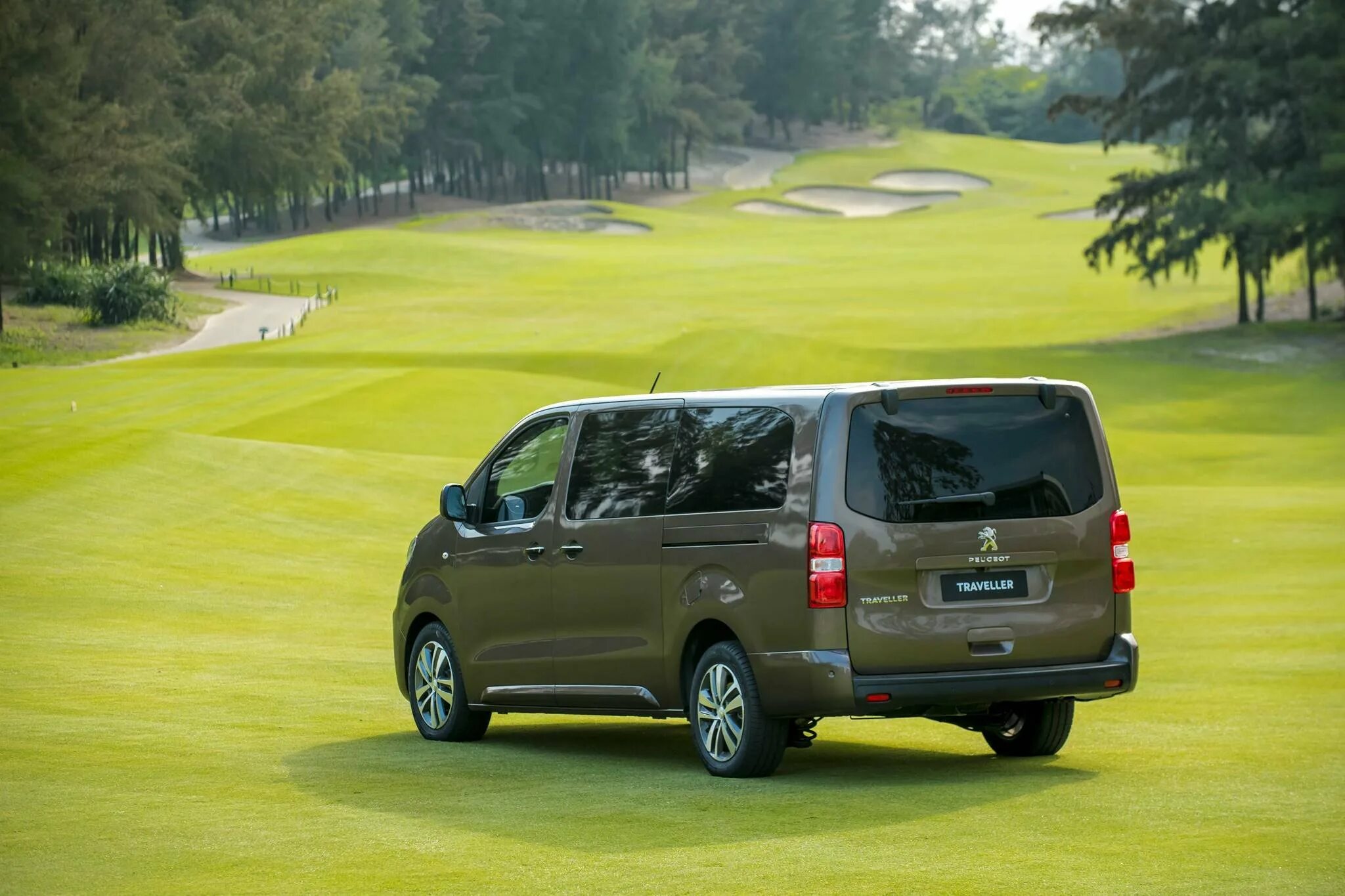 Клиренсы минивэнов. Mitsubishi delica d5 2017. Клиренсы минивэнов. Honda odyssey 2011. Клиренсы минивэнов.