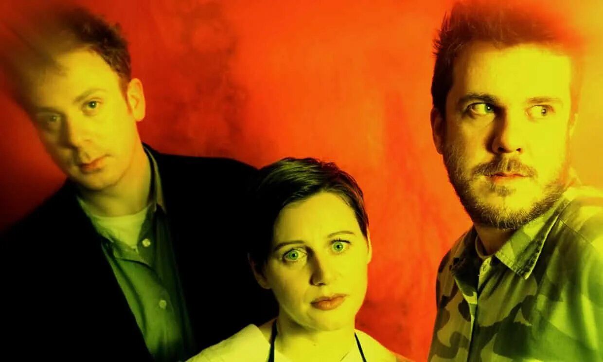 Cocteau twins 1982. Cocteau twins alice. Элизабет фрейзер cocteau twins. Cd cocteau twins: garlands. Cocteau twins.