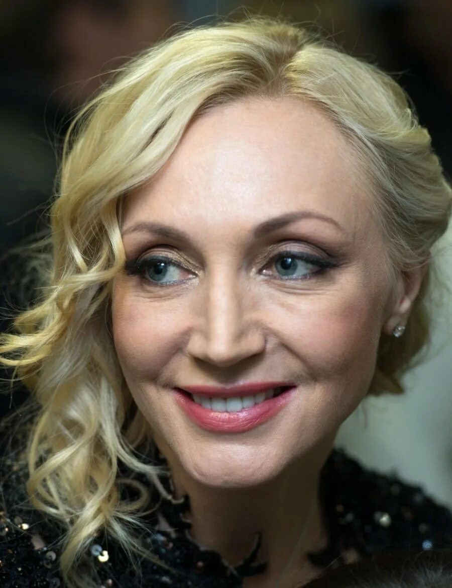 Как сейчас выглядит орбакайте. Как сейчас выглядит орбакайте. Кристина орбакайте фото. Орбакайте. Кристина орбакайте.