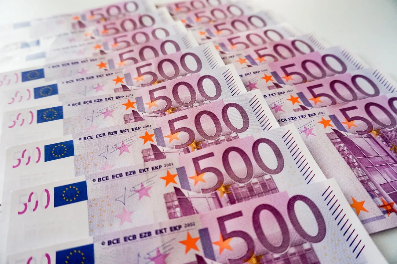 Купюра 500 евро. 500 евро новая купюра. 500 евро в лирах. 500 euro. 500 евро купюра 2002.