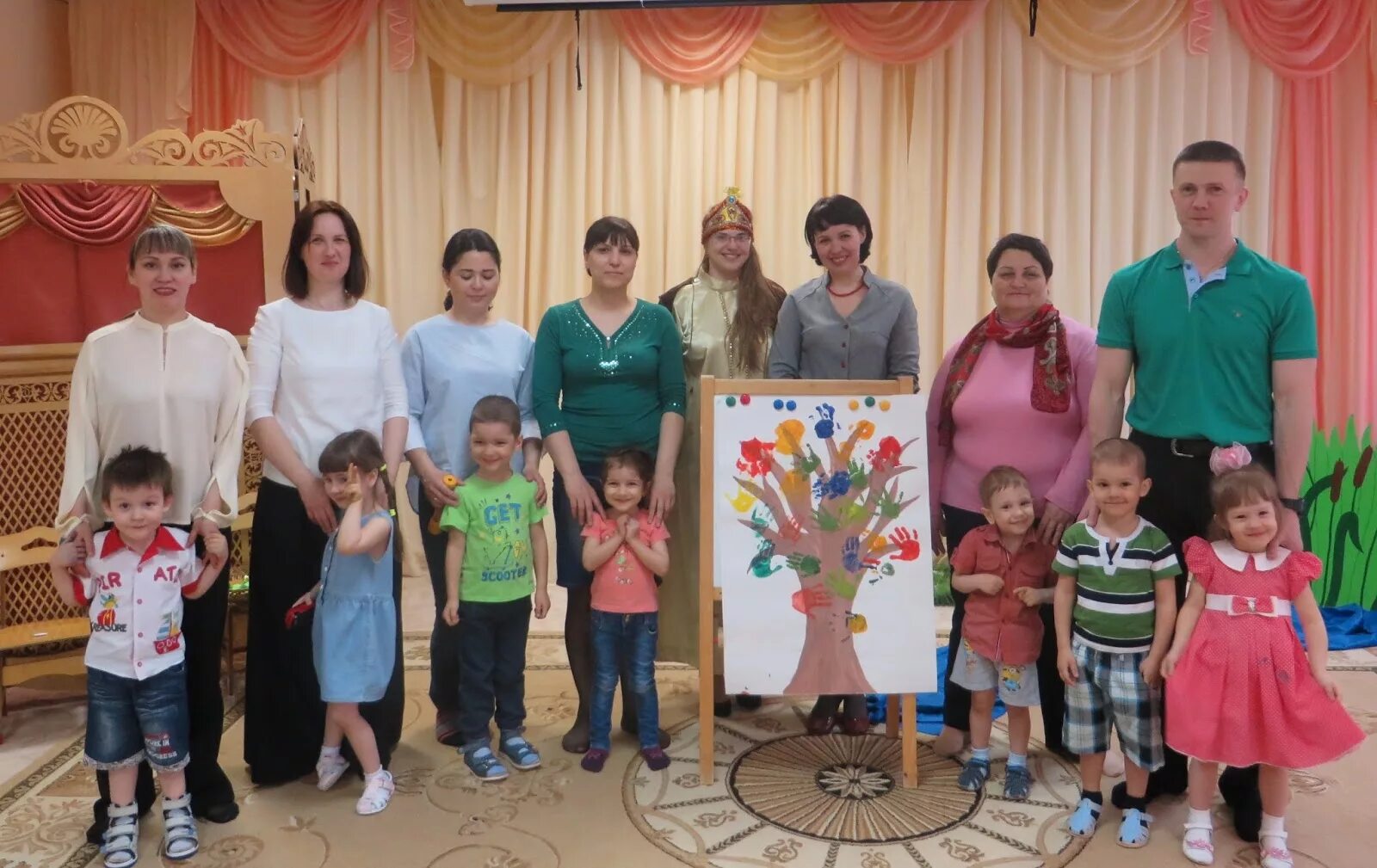 Белоснежка детский садик в мегионе. Белоснежка мегион. Белоснежка мегион. Садик белоснежка саратов. Белоснежка мегион.