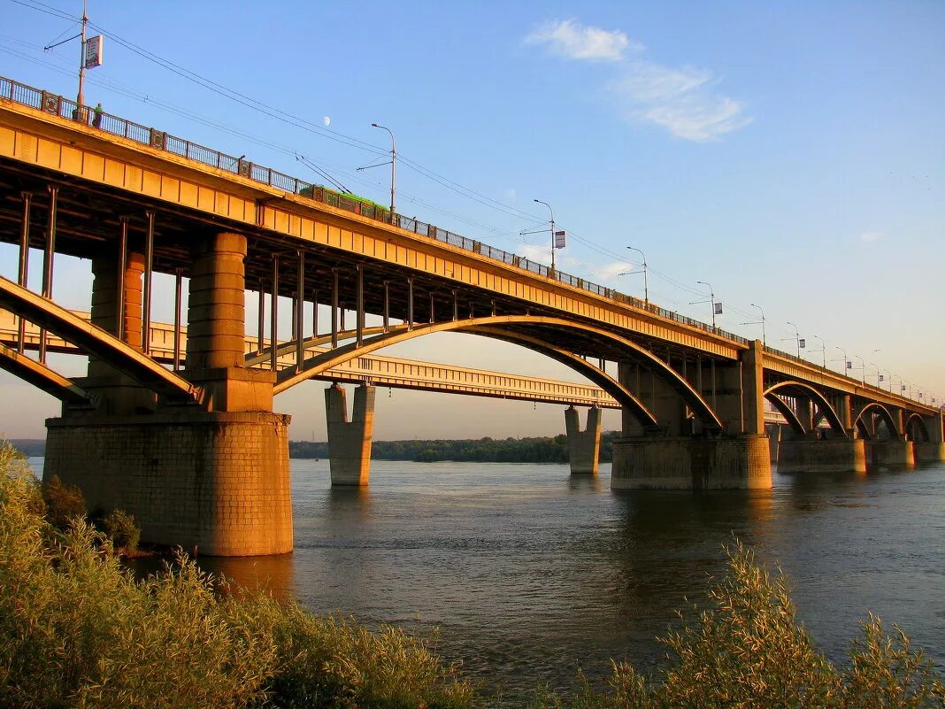 Новосибирск мост через Обь. Октябрьский мост Новосибирск. Октябрьский (коммунальный) мост. Октябрьский мост через Обь. Мост обь новосибирск