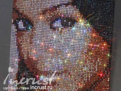 И твои глаза блестят как стразы