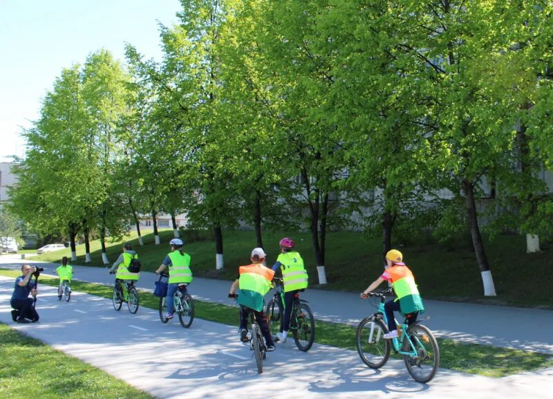 Какого числа переходят на летнюю. Фотографии дети на велосипедах Новосибирская область.