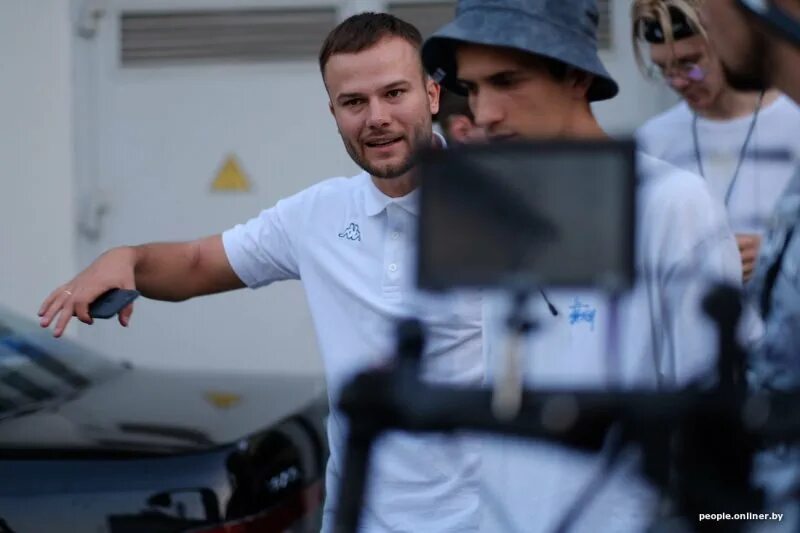 Agora - montayo. Песни группы optimist. Оптимист слушать. Оптимист музыкант москва. Макс корж 2022.