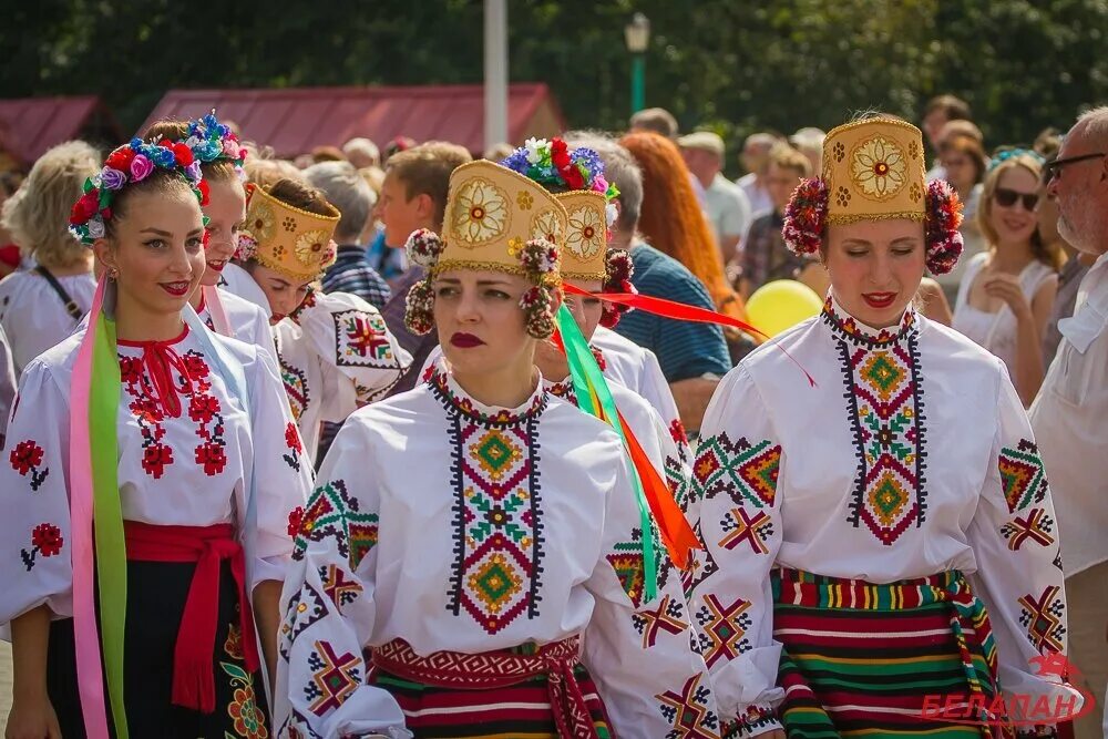 Украинские общественные организации. Праздники украины. Украинские общественные организации. Общественно-политические организации и движения. Украинские общественные организации.