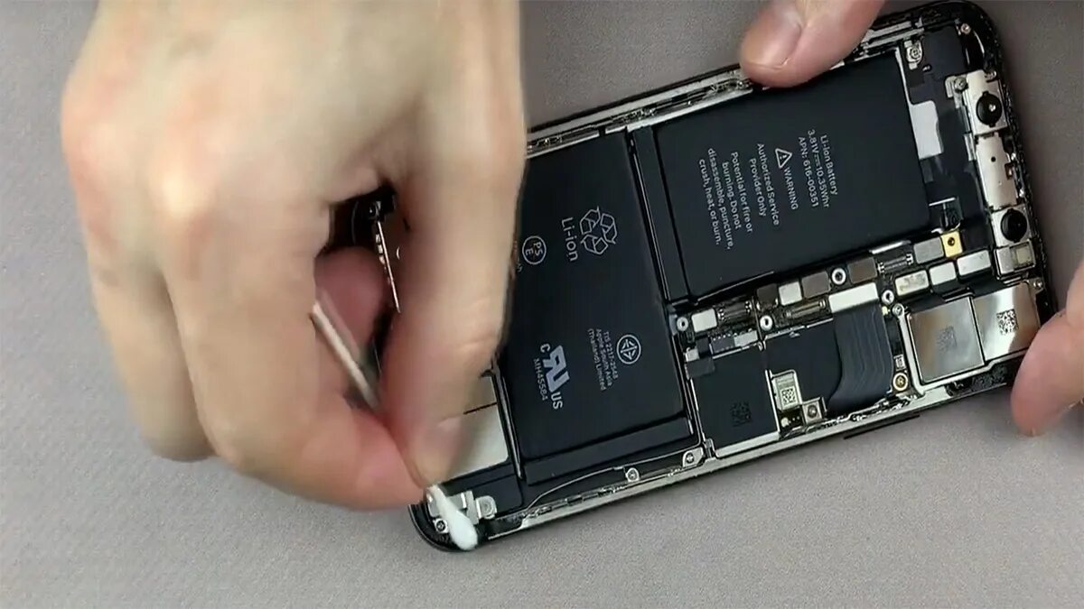 Сервисный центр айфон. Iphone 11 pro ifixit. Починить айфон х. Айфон корпус с материнской. Починка айфона.