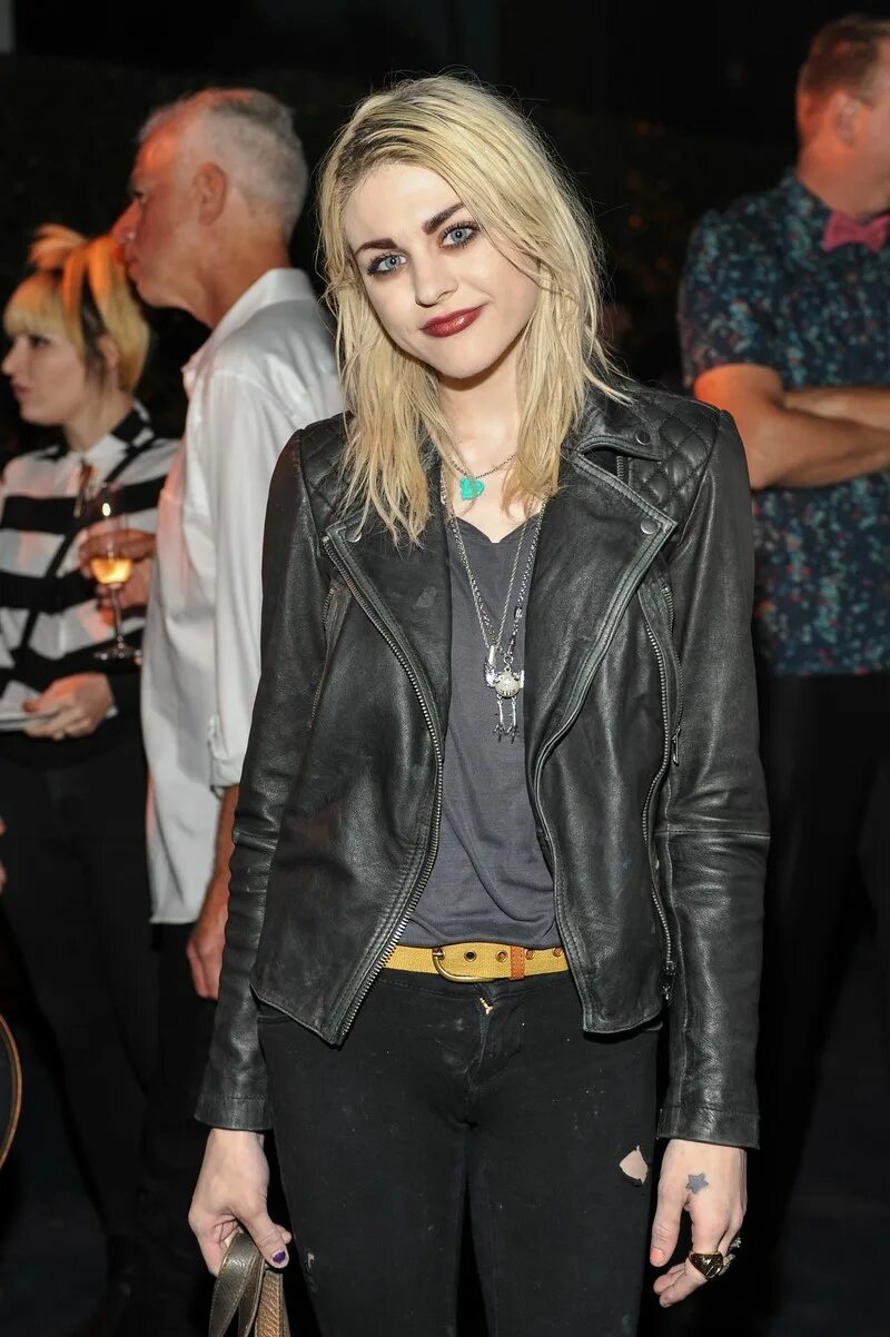 дочь бин кобейн. франсис бин кобейн. фрэнсис бин кобейн 2022. дочка курта кобейна. фрэнсис бин.