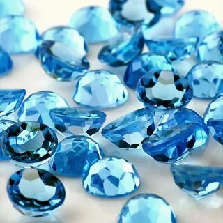 Голубой прозрачный ювелирный камень