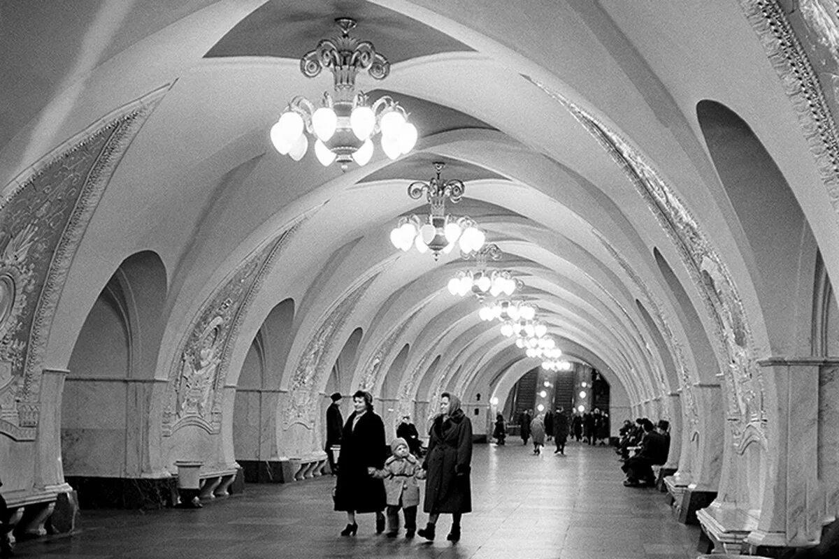 Московское метро в 1935 году. Московский метрополитен 1960г. Таганская Кольцевая вестибюль. Московский метрополитен 1935. Открытие Московского метрополитена 1935.