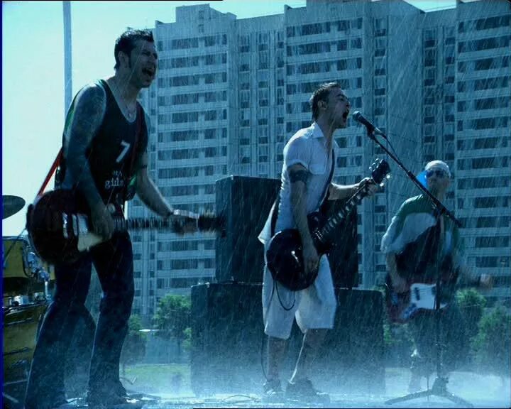 звери клип дожди пистолеты. дожди-пистолеты (зверь рома). гольяново звери клип. дожди пистолеты клип. звери дожди пистолеты клип.