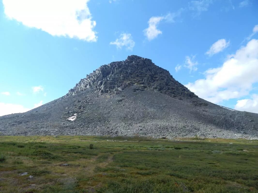Гора еркусей (шаман-гора). Шаман гора коми. Гора еркусей (шаман-гора). Шаман гора еркусей. Гора еркусей (шаман-гора).