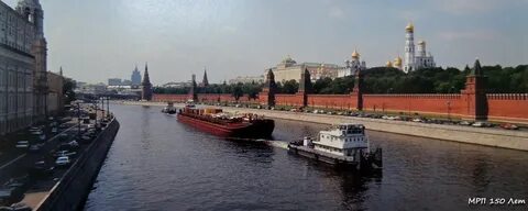 Баржа на москве реке